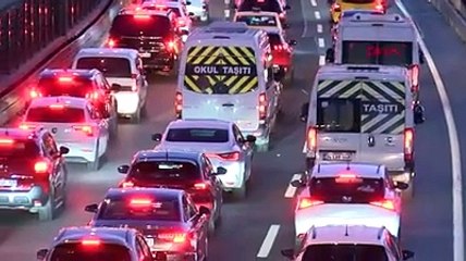 İstanbul'da ara tatilin ardından trafik yoğunluğu