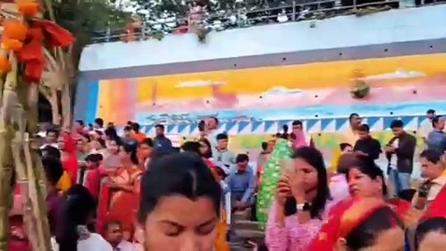 छठ पूजा : रपटा तट में डूबते सूर्य को अर्घ्य देकर की सुख-समृद्धि की कामना