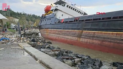 Zonguldak Ereğli'de gemi iki parça halinde karaya vurdu