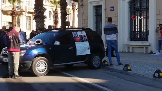 Bir garip intihar girişimi! Ayaklarının altına İsrail bayrağını, eline de Türk bayrağını alıp başına silah dayadı