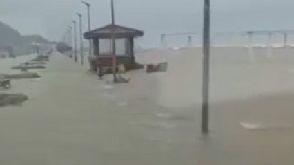 Bursa’da deniz 50 metre taştı