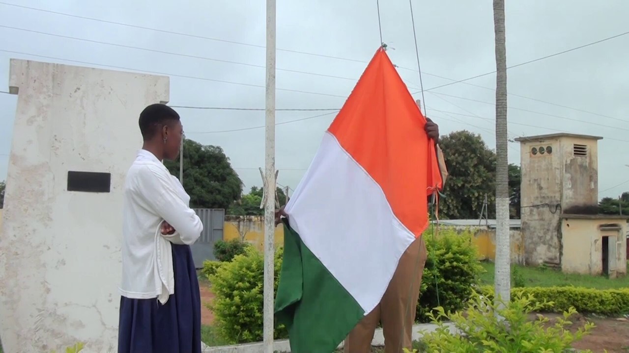 L’ONG Mouvement Cœur blanc sensibilise les élèves de la Marahoué à s’approprier la symbolique du drapeau.