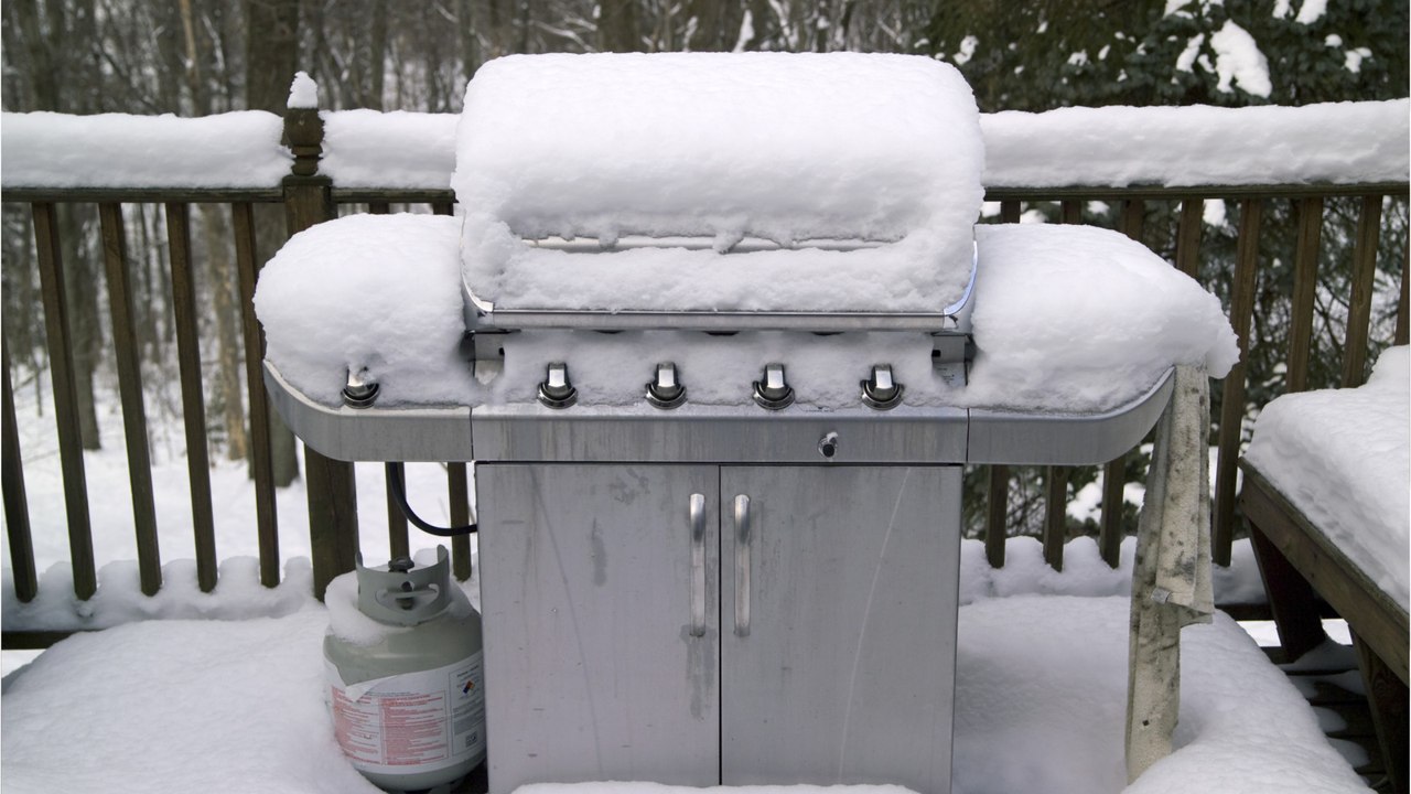 3 Tipps: So kommen Gasgrill und -flasche durch den Winter