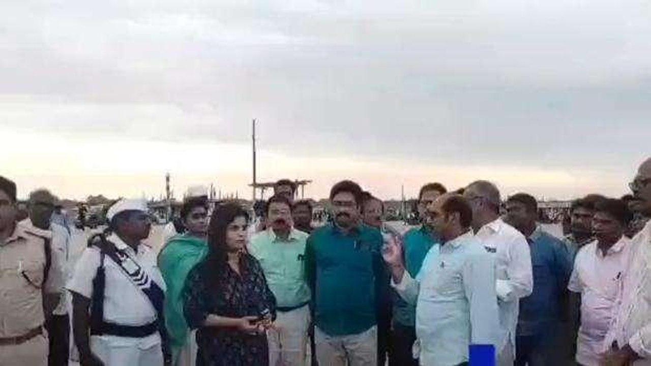 కృష్ణా జిల్లా: సముద్ర స్నానాలకు లక్షలాది మంది ర...