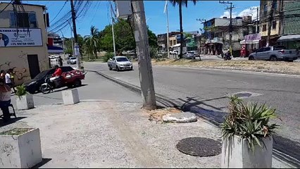 Moradores reclamam de lixo acumulado em Salvador