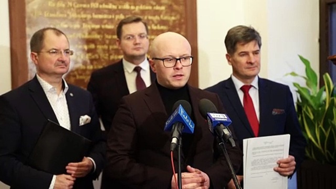 Radni PiS o podwyżkach dla użędników