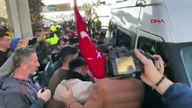 İzmir'de İsrail protestosu; başına silah dayadı, teslim oldu