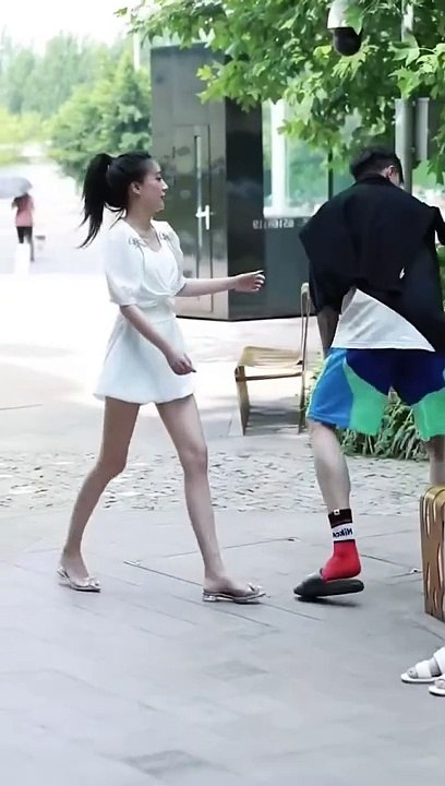 head cutting prank