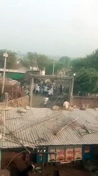 जमीन विवाद पर दो पक्षों में जमकर चले हथियार, खूनी संघर्ष में 13 लोग घायल, VIDEO