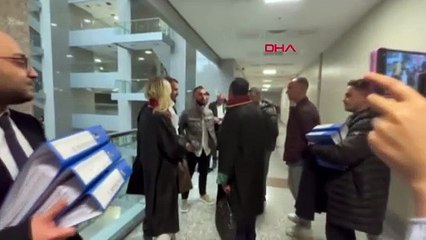 ÜNLÜ FUTBOLCULARI DOLANDIRDIĞI ÖNE SÜRÜLEN BANKA MÜDÜRÜ HAKİM KARŞISINDA - 1