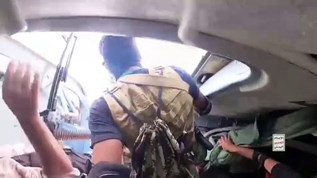 Husiler, Kızıldeniz'de İsrail gemisini ele geçirdikleri operasyonun görüntülerini paylaştı