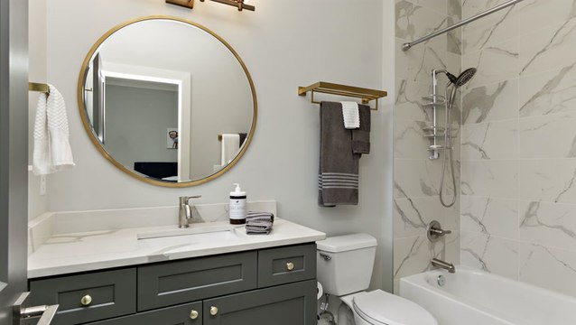 10 Outdated Bathroom Trends Interior Designers Are Tired of Seeing