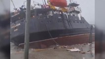 튀르키예 북서부 폭풍우 강타...대형 화물선 두동강 / YTN