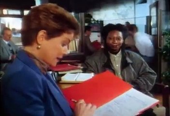 L'arnaqueuse Bande-annonce (EN)