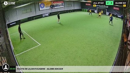 Faute de Lilian Faugere - GLOBE SOCCER