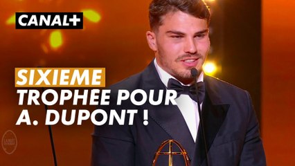 Antoine Dupont remporte le trophée de meilleur joueur de TOP 14 ! - Nuit du Rugby