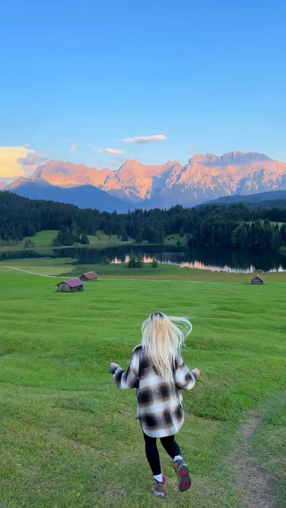 je suis certaine que tu n’avais jamais pensé à cette destination pour un road-trip d’été ☀️  allemagne   abonne-toi pour plus de contenu voyage : @withaxie