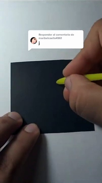 MixArts _ Lettering - J sobre cartulina mágica