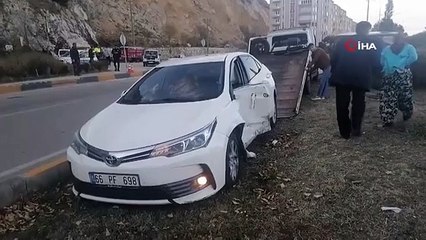 Isparta'da kaza yapan araçlar refüje çıktı, şans eseri yaralanan olmadı