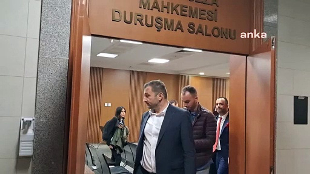 Futbolcuları Dolandırdığı İddiasıyla Bir Bankanın Şube Müdürünün de Aralarında Bulunduğu 4'ü Tutuklu 7 Sanık Hakim Karşısına Çıktı, 2 Sanık Tahliye...