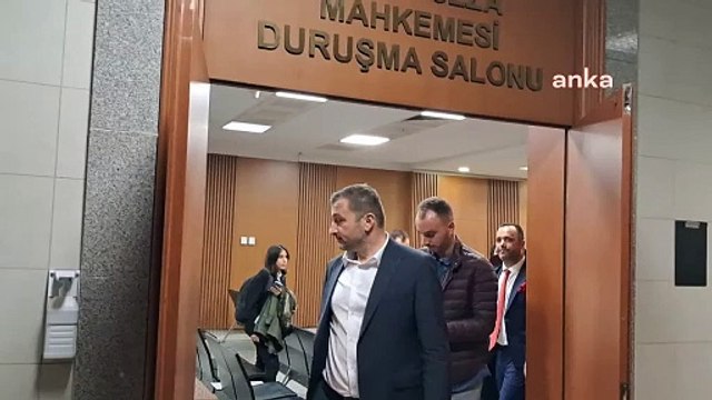 Futbolcuları Dolandırdığı İddiasıyla Bir Bankanın Şube Müdürünün de Aralarında Bulunduğu 4'ü Tutuklu 7 Sanık Hakim Karşısına Çıktı, 2 Sanık Tahliye...
