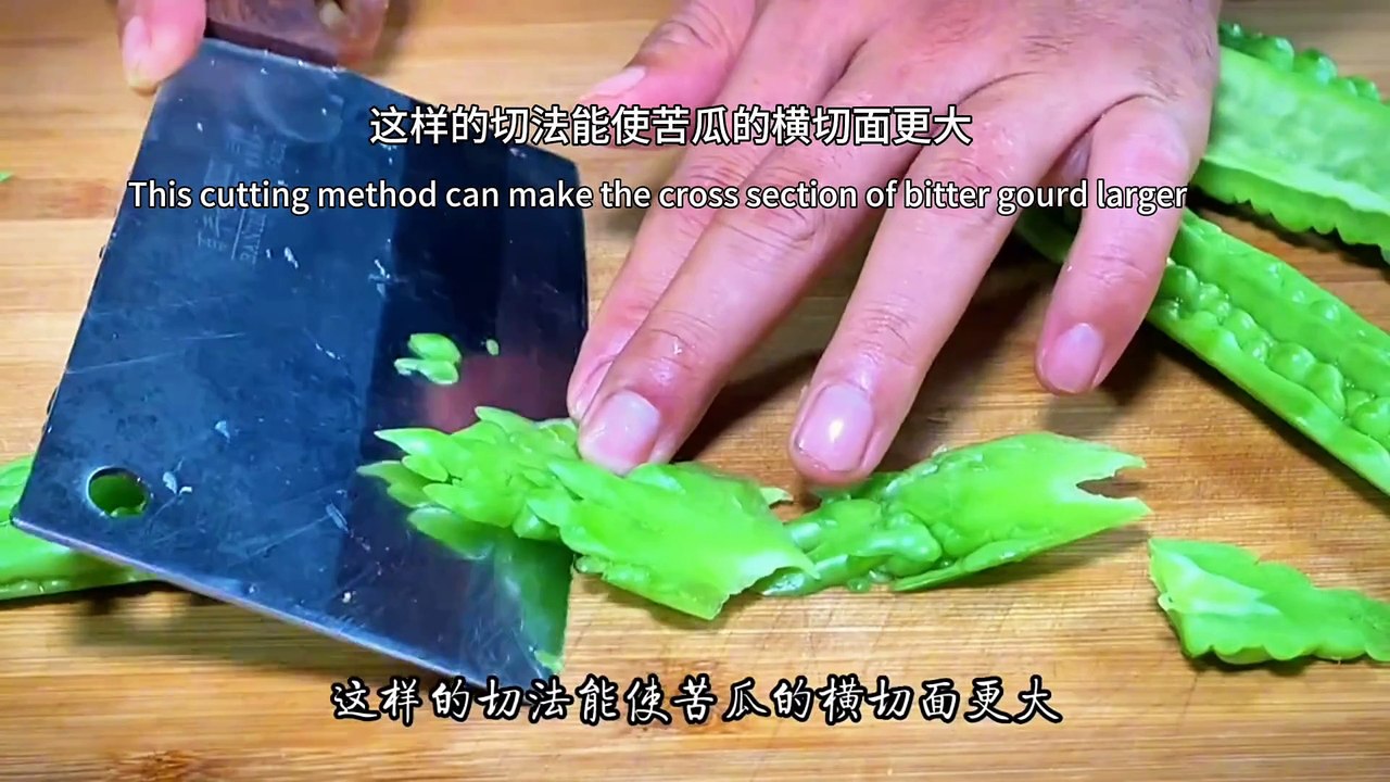 Chinese vegetarianism,chef teaches you how to stir fry bitter gourds,which is a delicious and recipe