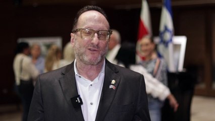 ext-voces-Exhibición fotográfica pide liberación de rehenes en Israel-201123