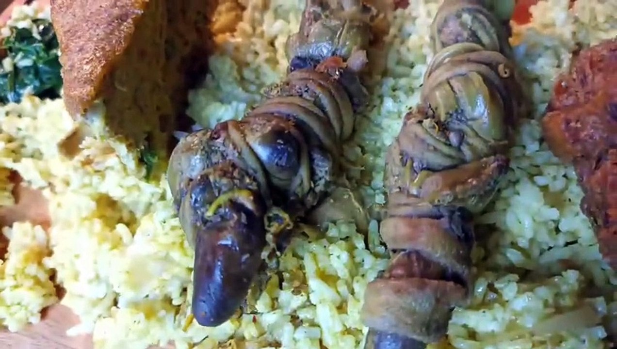 MANTAP GILAA!! MUKBANG NASI PADANG KOMPLIT STREET FOID INDONESIA