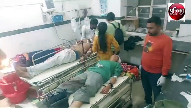 Road Accident : यहां कार के पीछे भिड़ी बस, पांच घायल