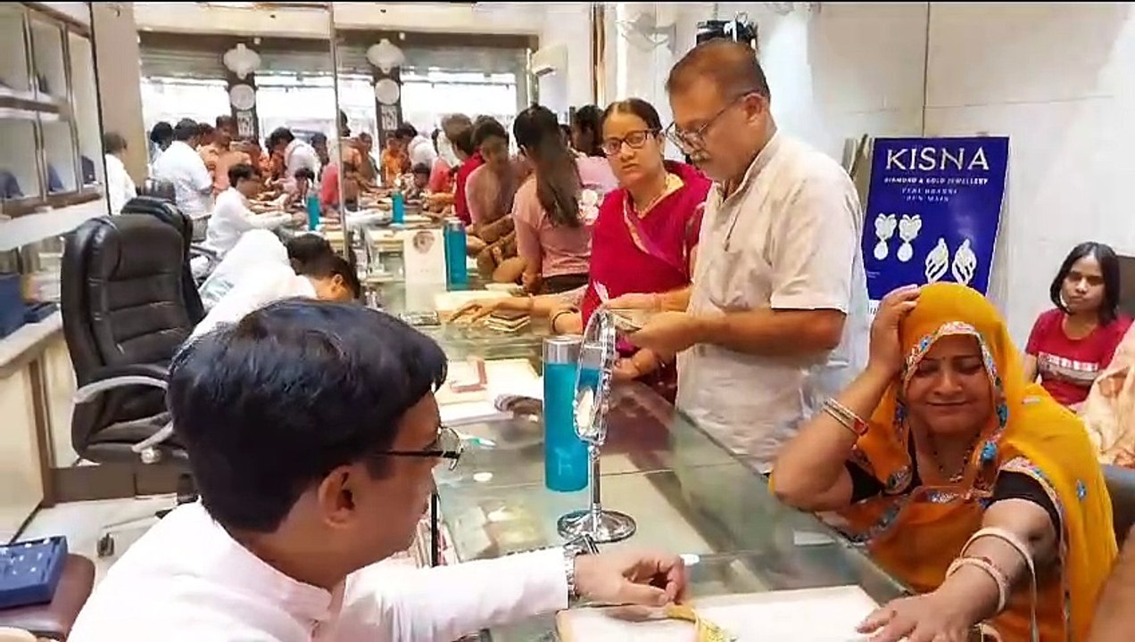 देवउठनी एकादशी को लेकर बाजारों में फिर से लौटी रौनक