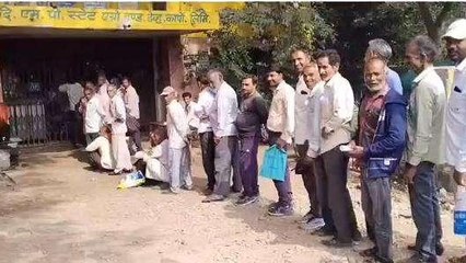 मंदसौर: खाद्य विक्रय केंद्र पर किसानों की लंबी कतारें, देखिए परेशानी