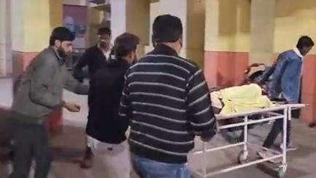 सम्भल: गन्ने से लदी ट्रैक्टर ट्राली में घुसे बाइक सवार, एक युवक की मौत, दो भाई गंभीर