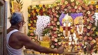 खरगोन: राधा कृष्ण मंदिर में सजा फूल बंगला, लगा 56 भोग