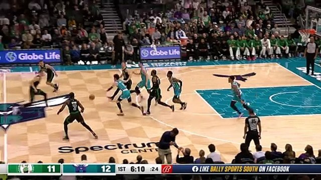 LaMelo Ball's insane behind-the-back dime tees up Williams