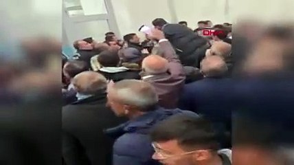 Diyarbakır Havalimanı'nda 'karşılama' arbedesi