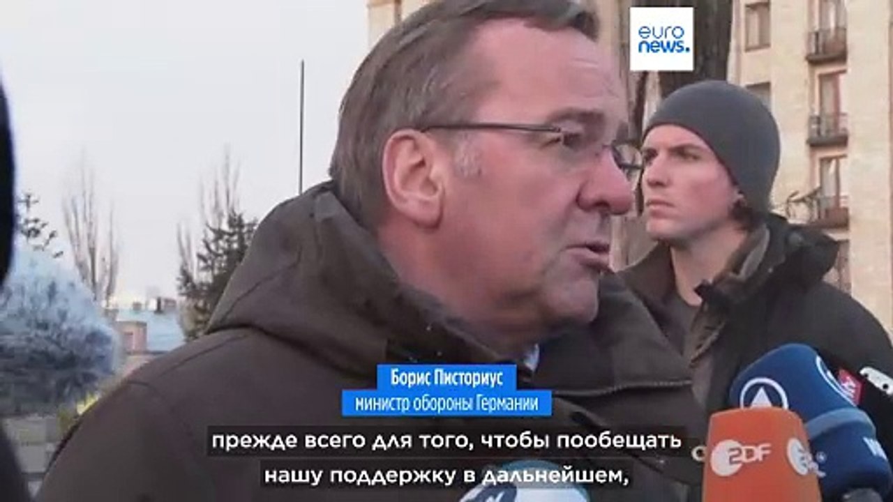 Берлин вслед за Вашингтоном пообещал военную по...