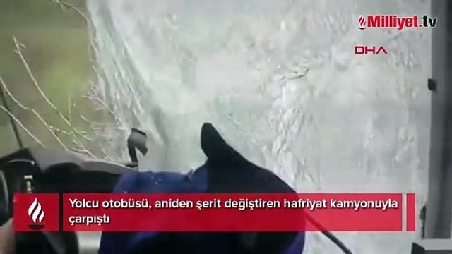 Yolcu otobüsü, aniden şerit değiştiren hafriyat kamyonuyla çarpıştı