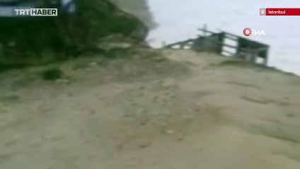 Fotoğraf çekmek isterken dalgaların arasında kaldı