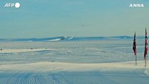 Per la prima volta un Boeing 787 atterra sul ghiaccio in Antartide