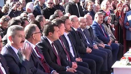 Bakan Özhaseki, Uşak'ta İsmetpaşa Caddesi'nin açılışını yaptı