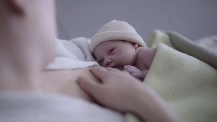 "Les Premiers 1 000 Jours : L'incroyable aventure de six bébés à travers les étapes cruciales de leur existence