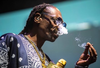 Snoop Dogg a piégé tout le monde en continuant de fumer