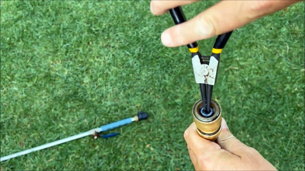 How To Replace A Broken Bsp 12mm X 20mm Sprinkler Adaptor - Video 