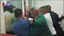 Sintraemcali impide ingreso de comisión de empalme de Alejandro Eder