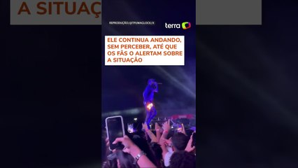 Roupa de Djonga pega fogo em show