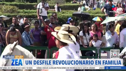 Familias acudieron al desfile por el aniversario de la Revolución Mexicana