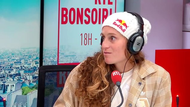 SURF - La Française Justine Dupont, meilleure surfeuse au monde de grosses vagues, est l'invitée de RTL Bonsoir