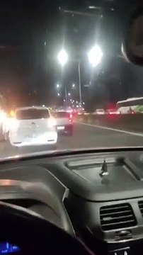 Vídeos mostram momento em que bandidos fazem arrastão na BR-324; assista