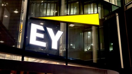 EY Considers Closing Major HQ to Embrace Long-Term Hybrid Work 🏢