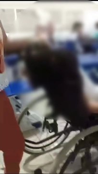 Mãe denuncia maus-tratos de cuidadora contra filha com paralisia cerebral